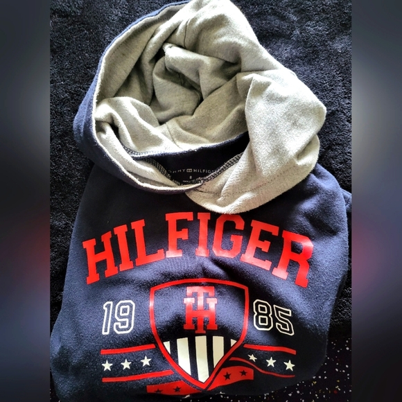 Tommy Hilfiger Long Sleve tee - Picture 3 of 4